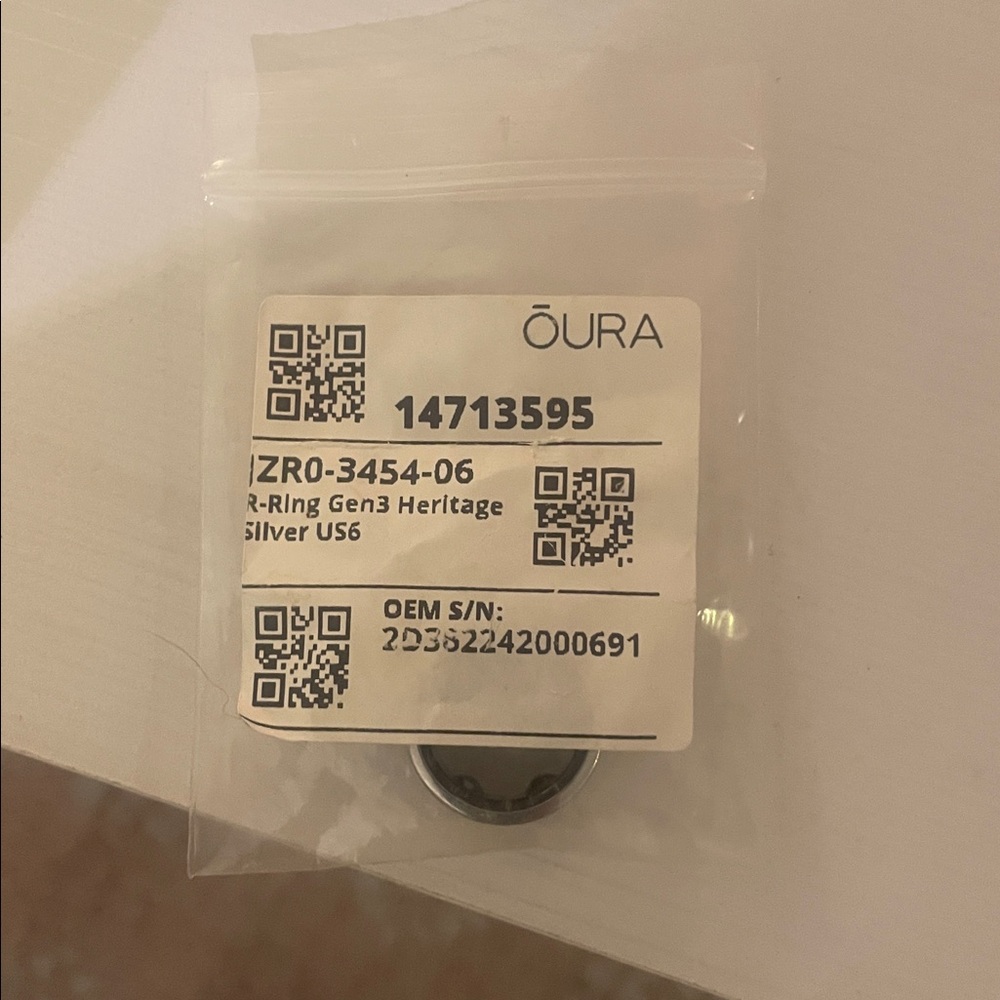 Oura ring 3rd gen size 6 - Picture 3 of 4